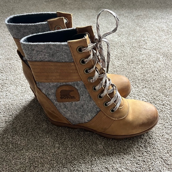 Sorel Lexie boots - Picture 1 of 5